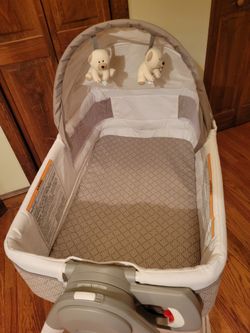 Baby Graco Dream Suite Bassinet In Paris (Creme/Brown)