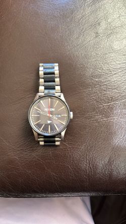 Nixon watch