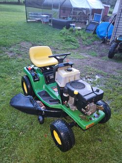 John Deere STX38 Lawn Tractor