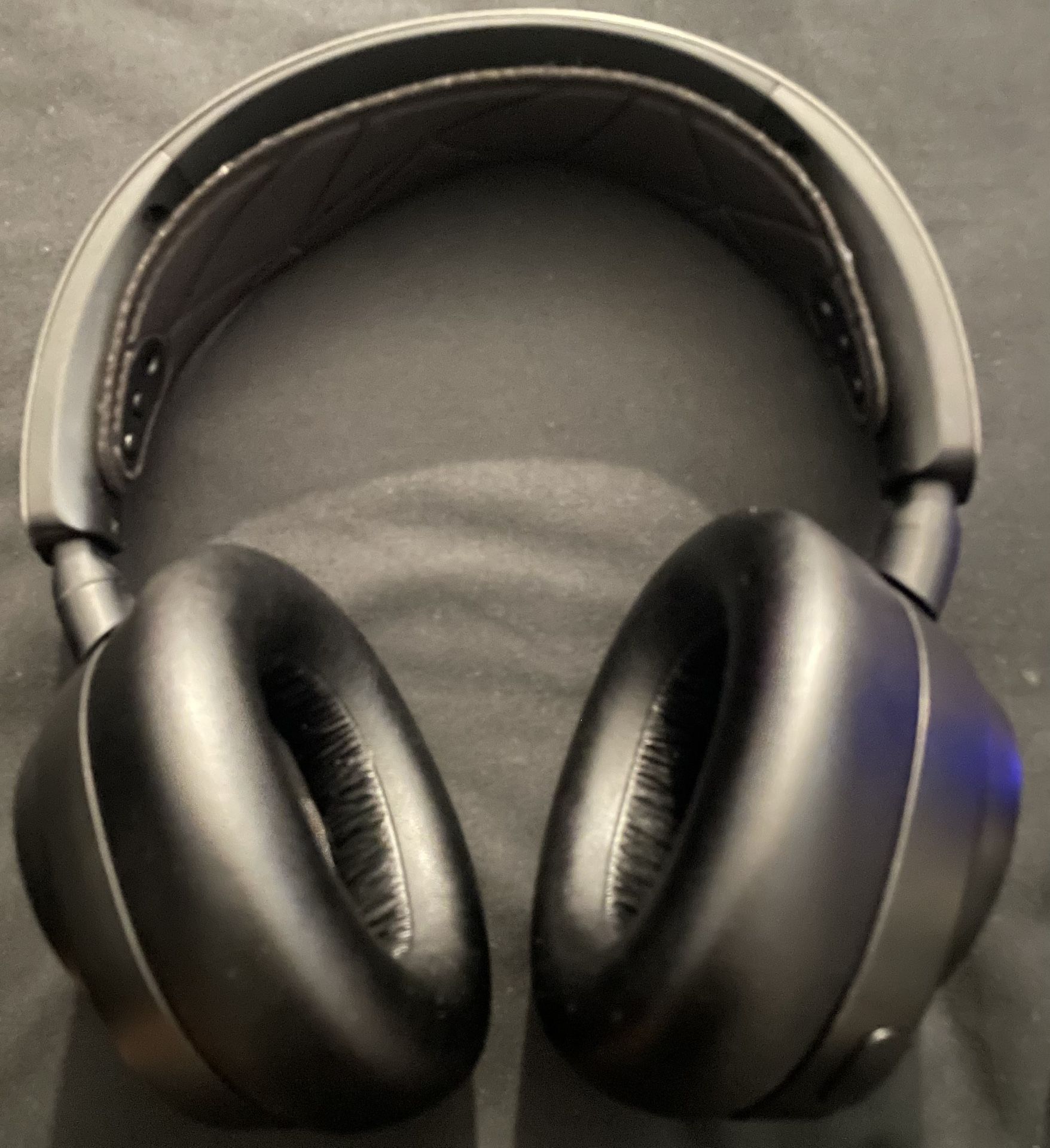 SteelSeries Arctis Nova Pro Wireless Gaming Headset