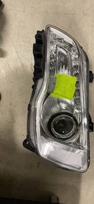 2016 CHRYSLER 300 DRIVER SIDE HEADLIGHT
