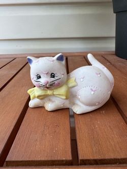 1983 Enesco ceramic kitten figurine