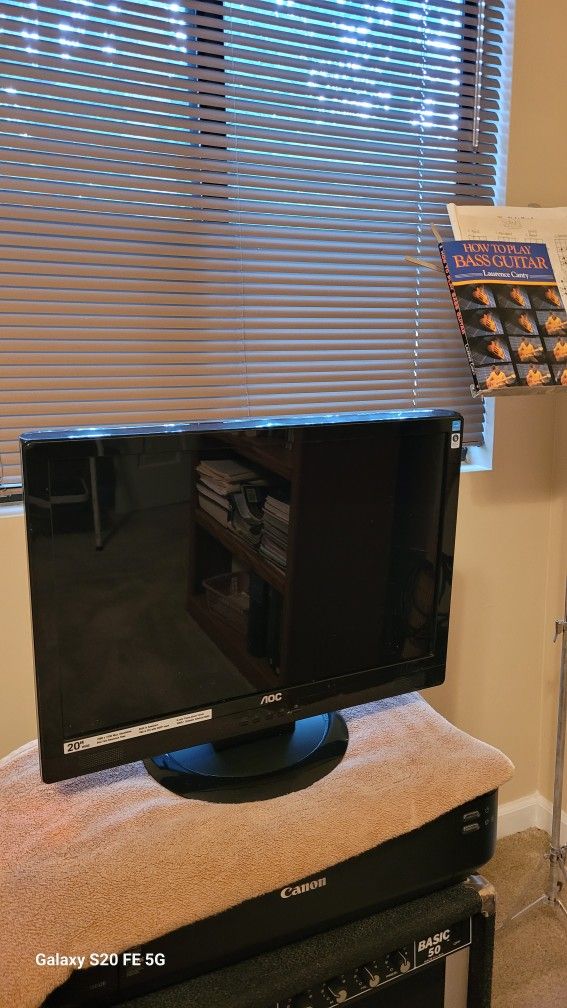 AOC. Computer Monitor