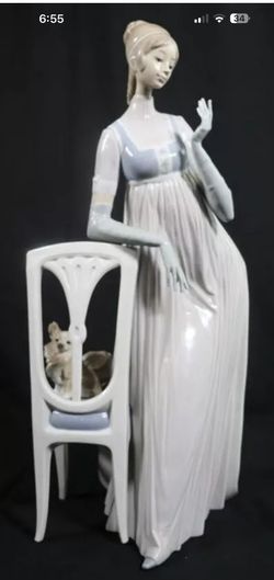Retired Lladro Lady Empire Porcelain Figurine