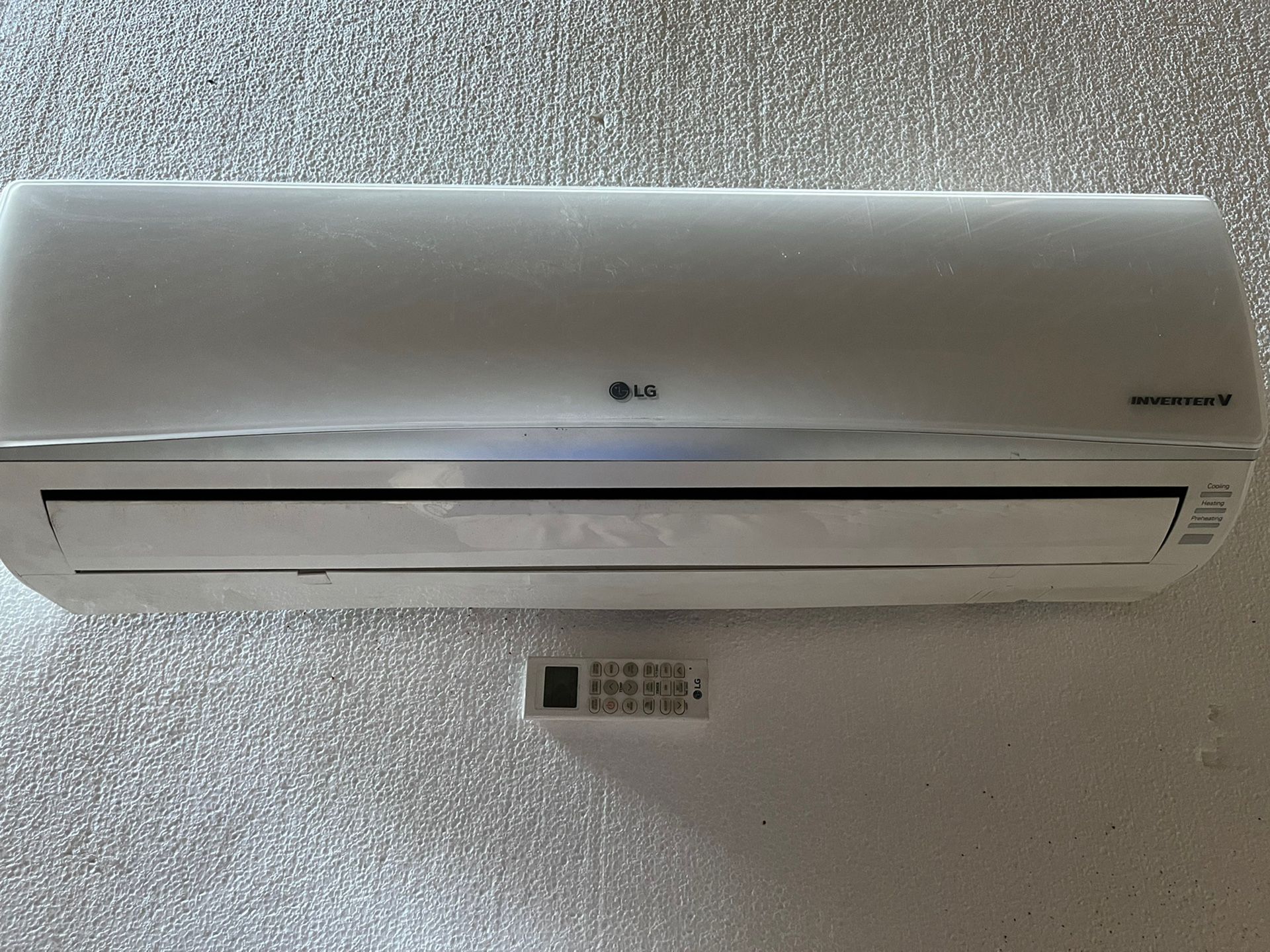 LG Ductless Standard Multi F Air Conditioner/Heat Pump (Indoor Unit) 12k BTU