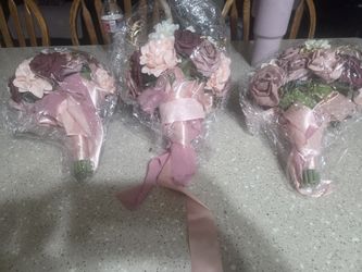 Bride And Bridesmaides Bouquet