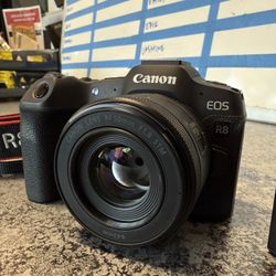 Canon R8 