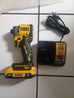 Drill de impacto dcf850