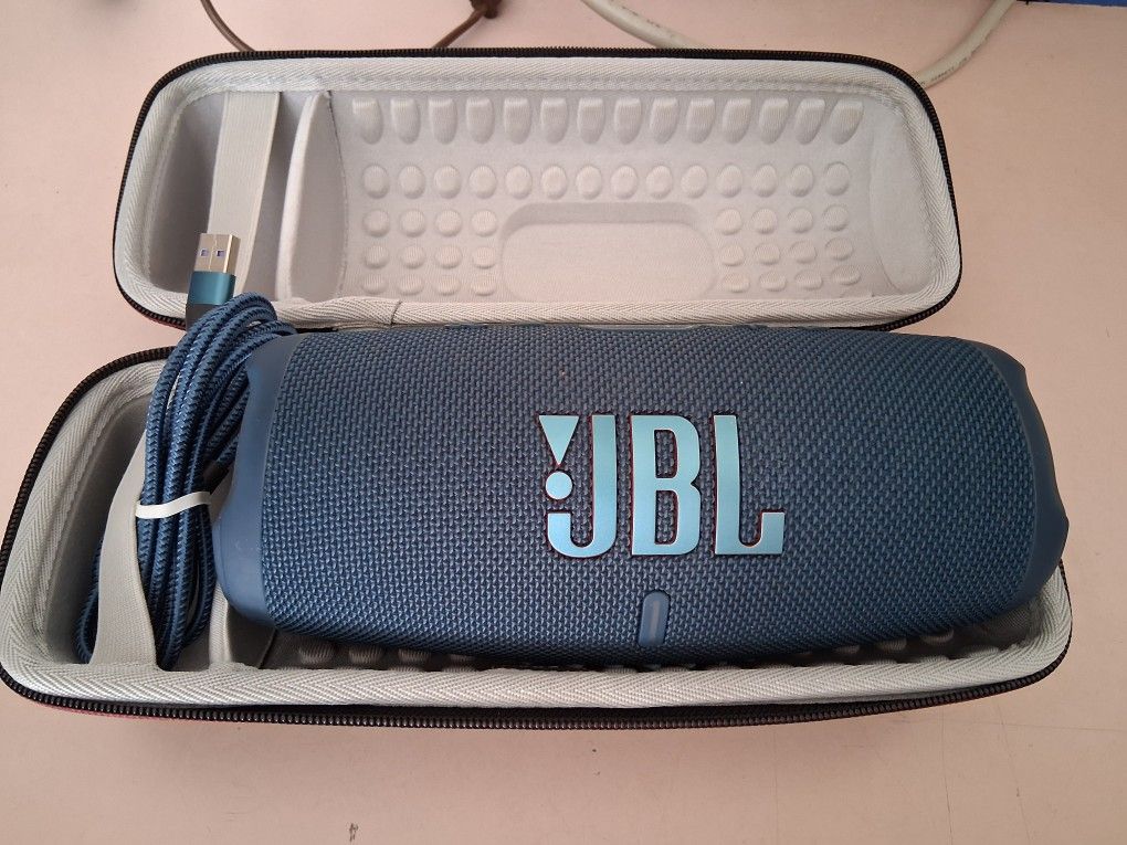 JBL! Flip Five New Condition Works Perfect $90 Firm No Offers