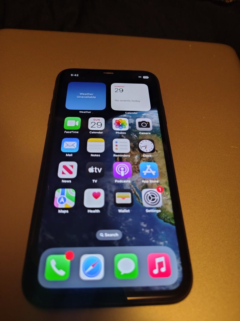 iPhone 11 in Good Condition,No cracks, Unlocked Any NETWORK, everything works , battery at 75% comes with case