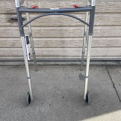 Drive Deluxe Folding walker