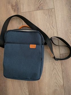 MoKo 9-11 Inch Tablet Sleeve Bag Handle Carrying Case with Shoulder Strap
Fits iPad Pro/Air/A16 11-inch, iPad 10th 10.9, iPad 9/8/7th 10.2, iPadAir 5/