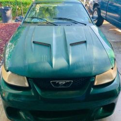 2000 Ford Mustang