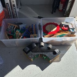 Thomas The Train Tracks And Accessories 