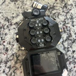 Zoom H8 Handy recorder