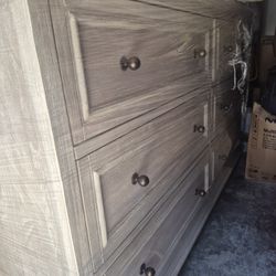 Bedroom Set, Mattress 6 Drawer Dresser, Headboard, 2 Side Tables