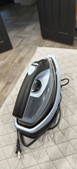 Rowenta cordless steam iron