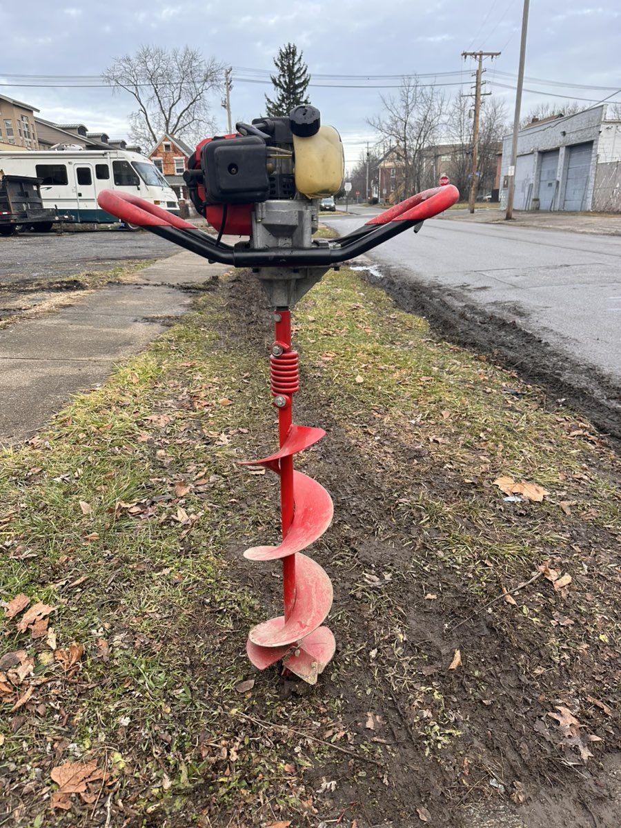Earthquake Earth Auger Powerhead, 43cc, Model E43 for Sale in
