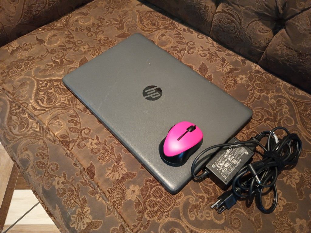 Laptop HP-15-255 G7-AMD-A6-8GB Ram -128gb HD SSD Solid- Go-od For Studen-ts.