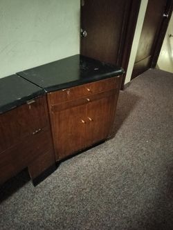 King sizes shelf with two nite stnd