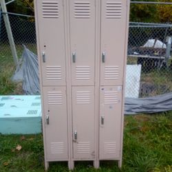 Storage lockers