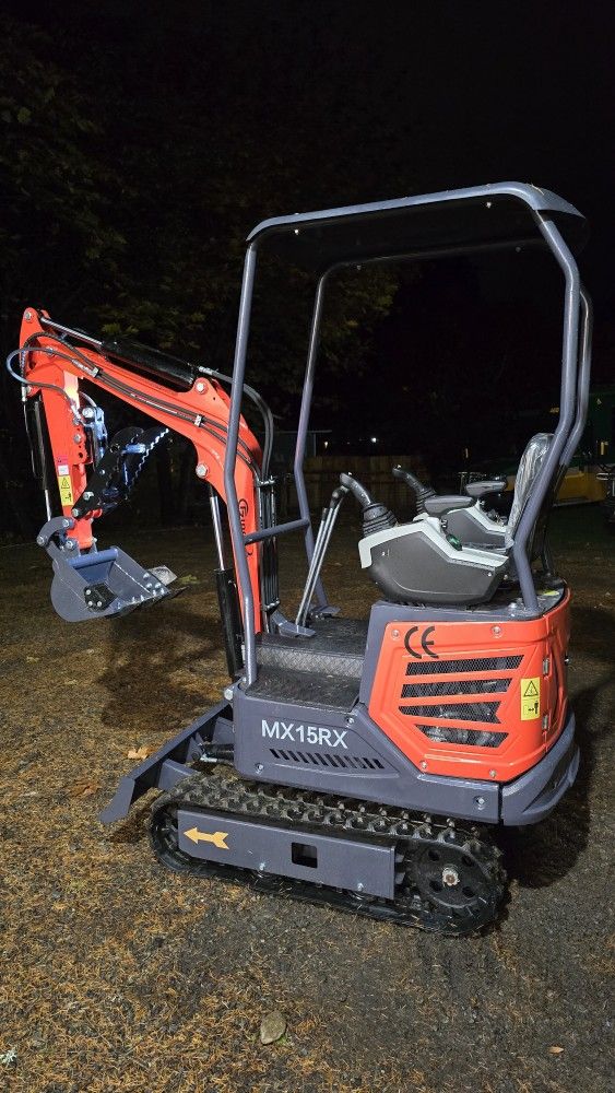 2025 1 Ton Mini Excavator Hydraulic Thumb Crawler  Skid Steer Tracks