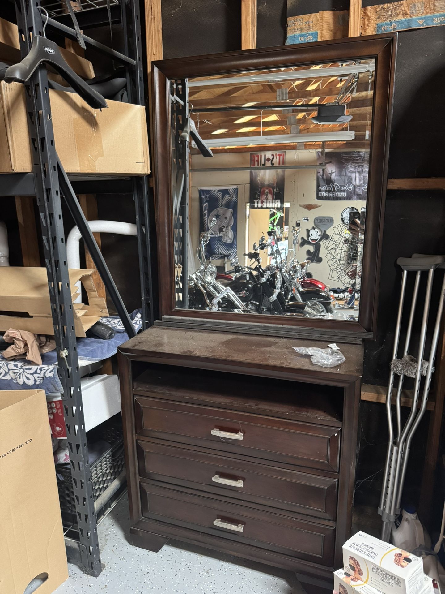 Dresser With Mirror