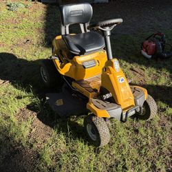 Lawn Mower Cab Cadet 
