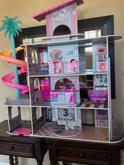 Barbie house $75