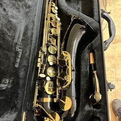 Beautiful TENOR Saxophone Black and Gold Rosetti $700 Firm 