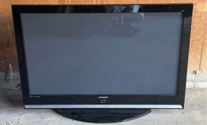 SUNSUNG 53" TELEVISION