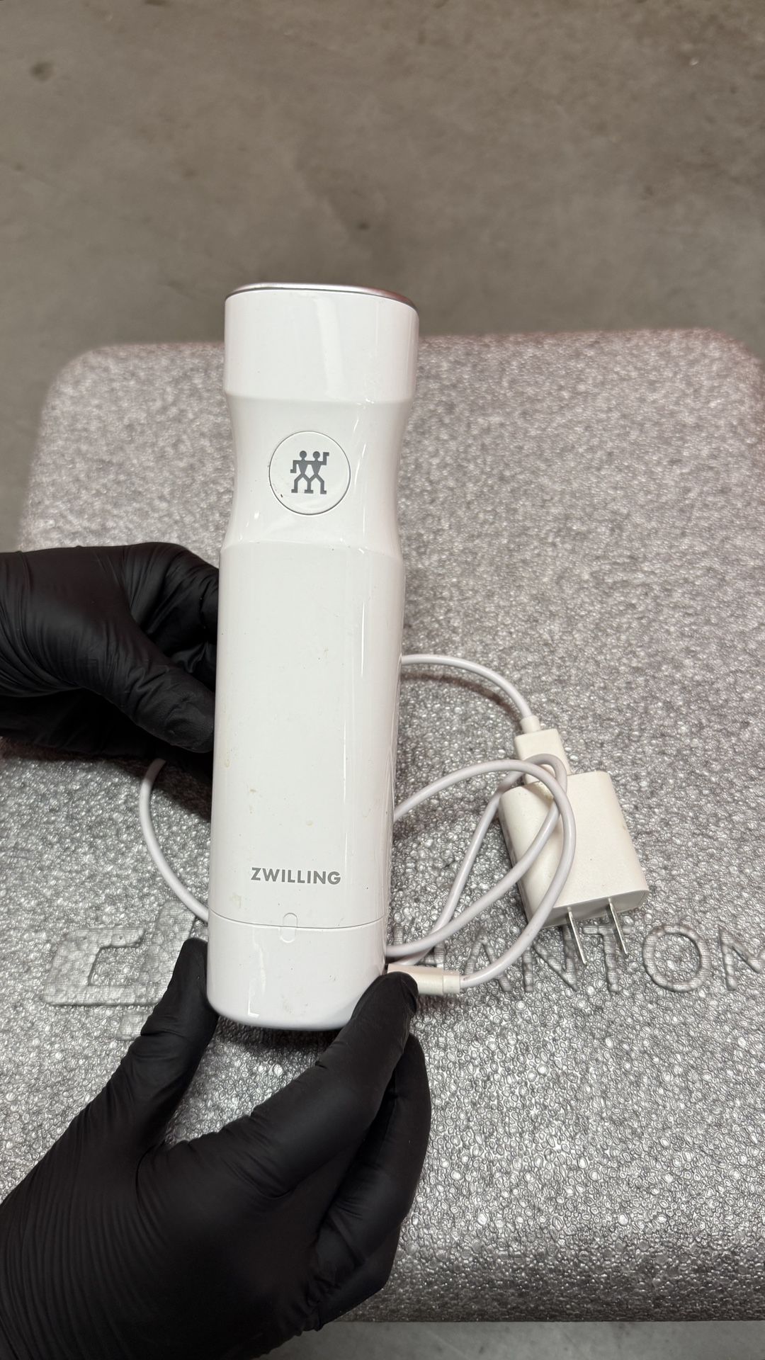 Zwilling Fresh & Save Cordless Vacuum Pump White with USB Cable – Tested