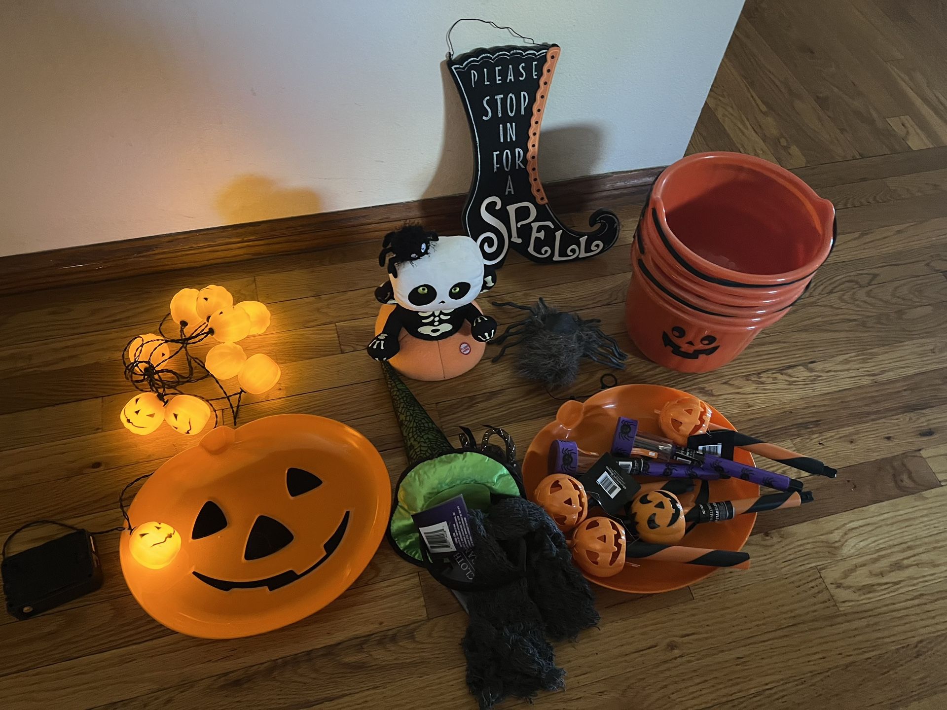 Hallowing Decor All For $10