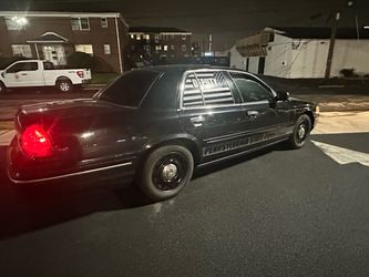 2004 Ford Crown Victoria