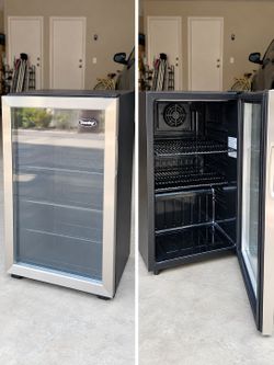 Mini fridge