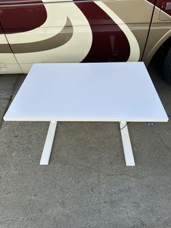 Knoll Electric Height-Adjustable Standing Desks – Qty 20 Available (Bulk or Individual)