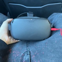 Black Oculus Quest Vr Headset No Controllers