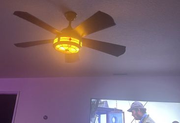 Ceiling Fan Stained Glass W/remote Works Great And Very Quite