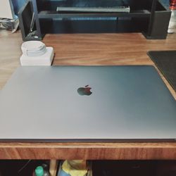 15in 2019 Apple MacBook Pro Laptop, Core i9, 32gb ram, Radeon Pro X, Newest MacOS