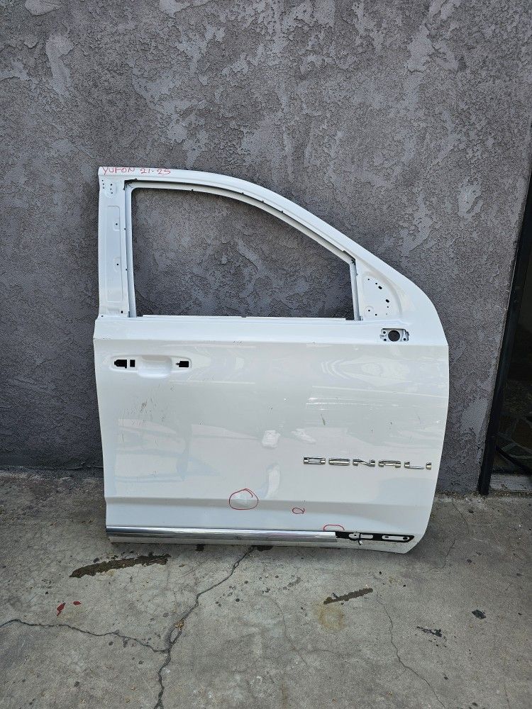 Gmc Yukon Right Front Door 2021 2022 2023 2024 2025