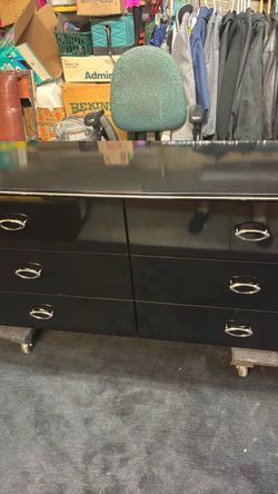 Dresser and nightstand and round mirror