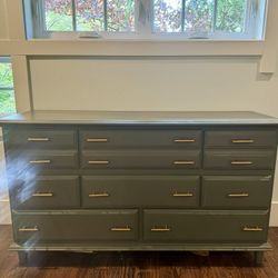 Newly Refurbished, Beautiful Green Dresser