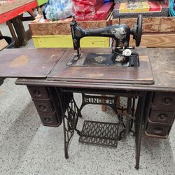 Vintage Sewing Machine 