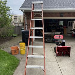 8 Ft Fiberglass Step Ladder 