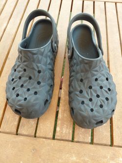 SIZE J6 BLACK CROCS SHOES IN GOOD CONDITION. $8.00