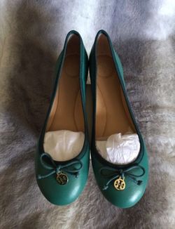 New Tory burch leather flats size 8