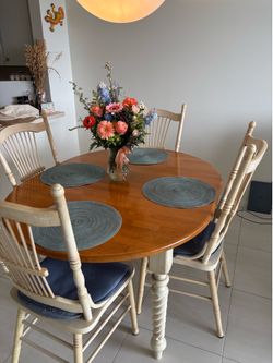 Table with 4 chairs FREE