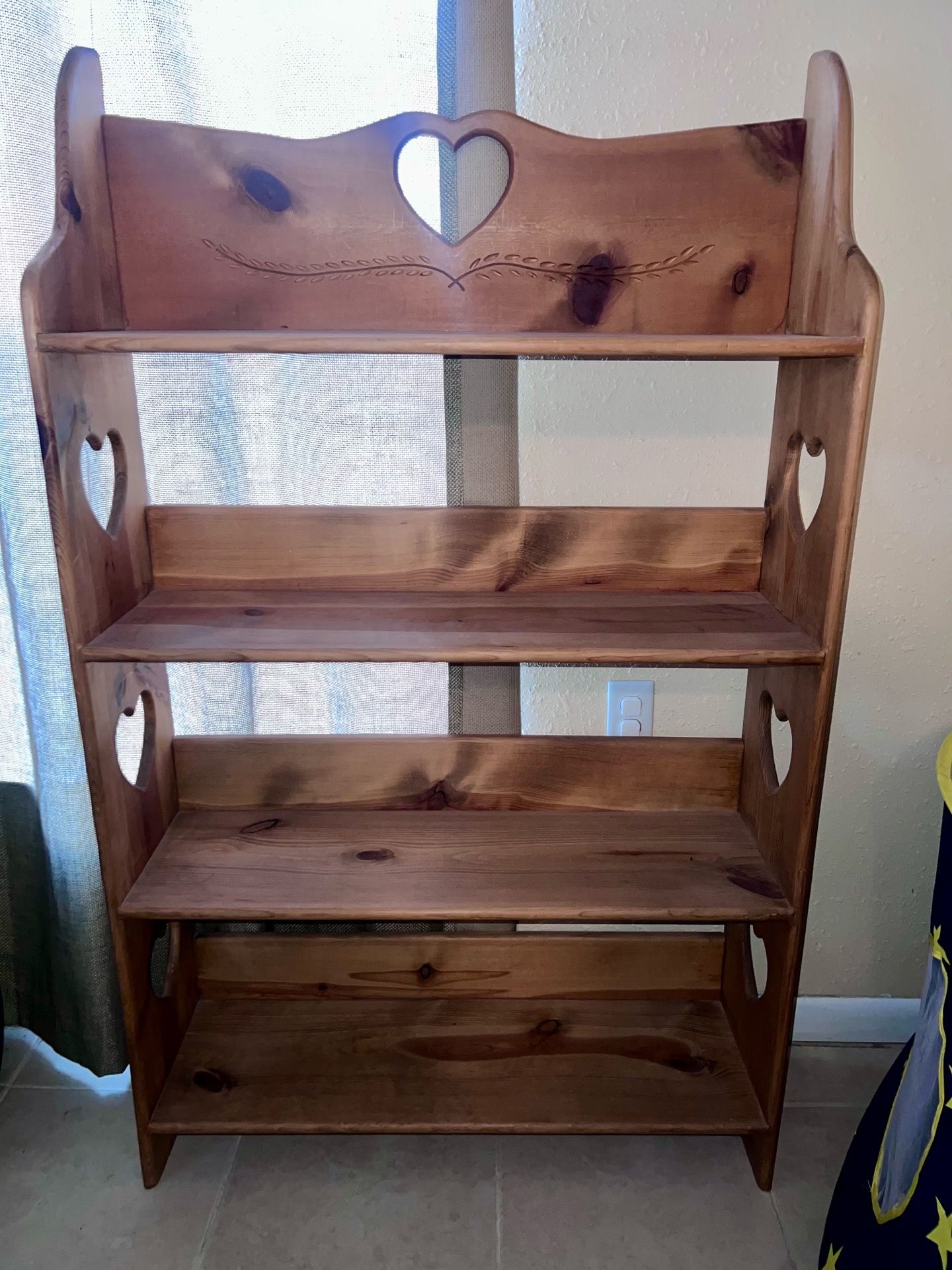 Solid Wood Heart Shelf / Cottage Style Bookcase 🤎