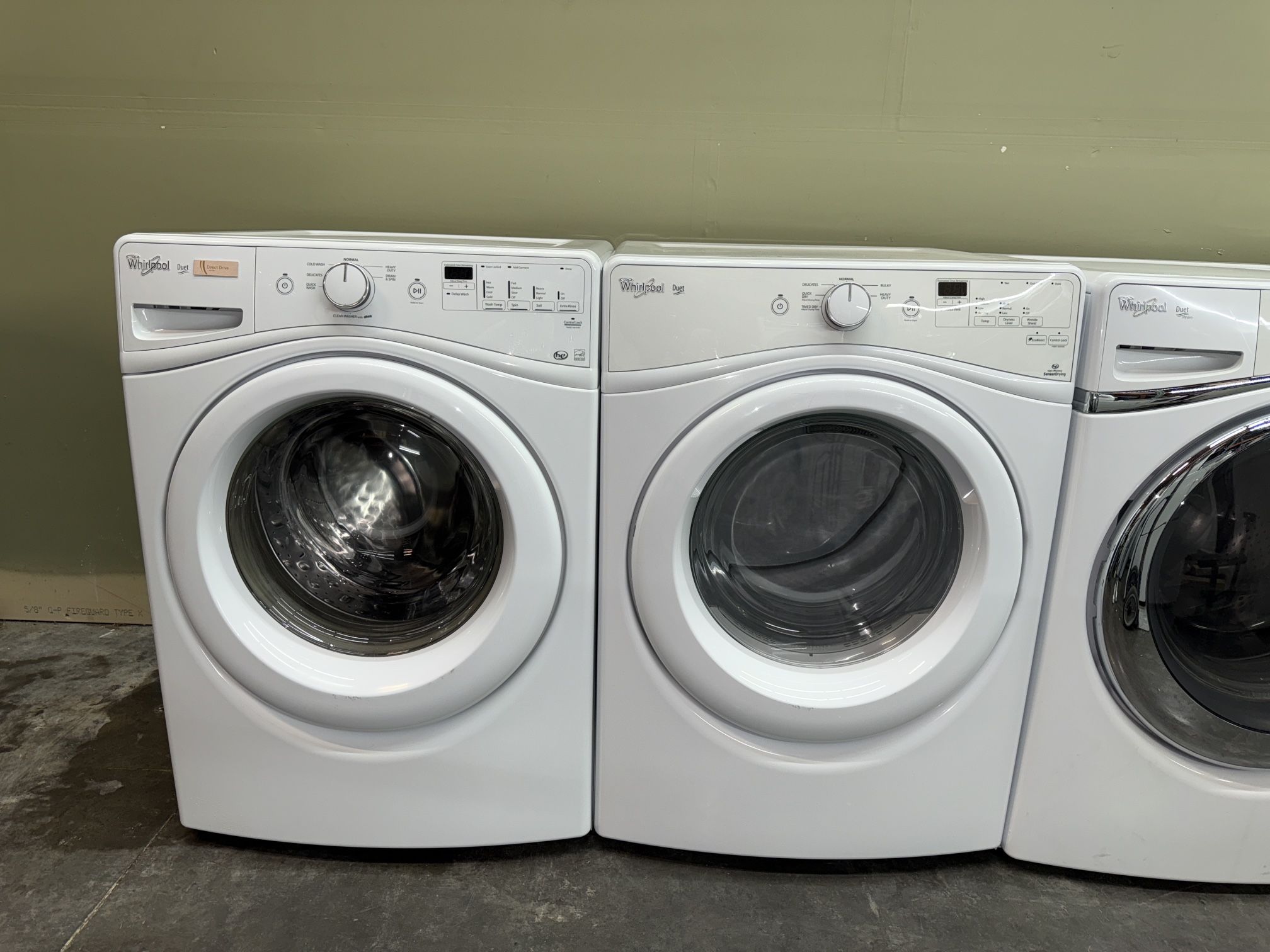 WHIRLPOOL XL CAPACITY ELECTRIC WASHER & DRYER