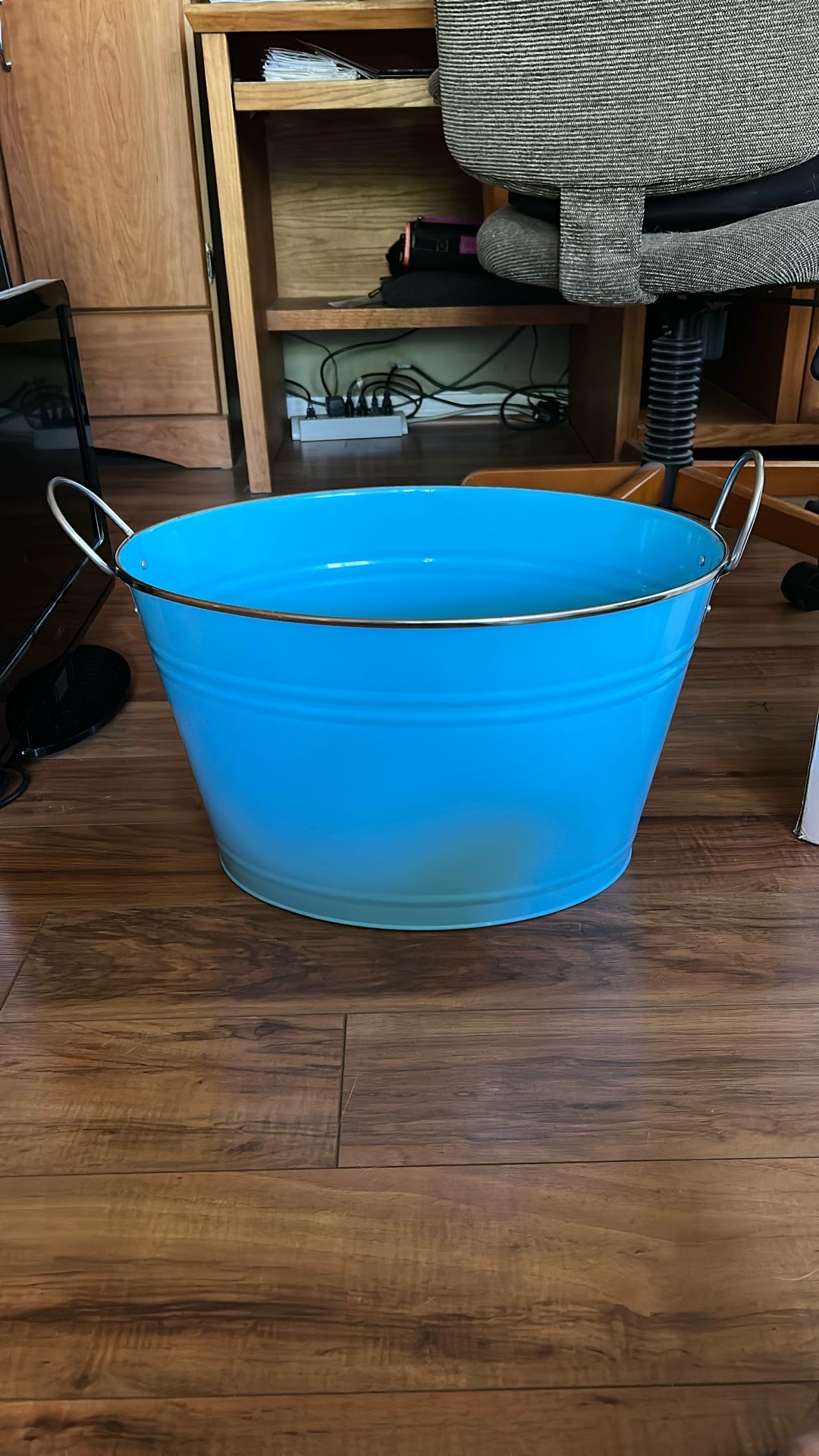 Bucket, Tub, Galvanized Metal, Great Condition, Perfect For Parties, Beachwear, Camping….